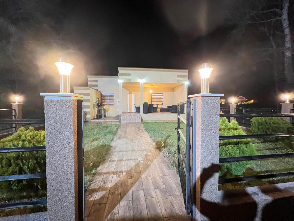 Villaversa Ulcinj Exterior photo